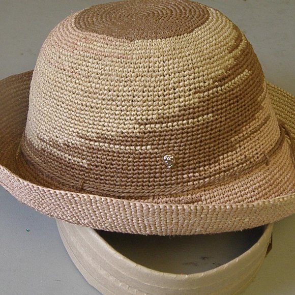 New Ladies hand woven Helen Kiminski Large Fashion hat